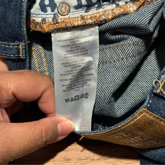 Free People Maggie Mid-Rise Straight Leg Raw Hem Cropped Button Fly Jeans 25 EUC - Picture 4 of 9